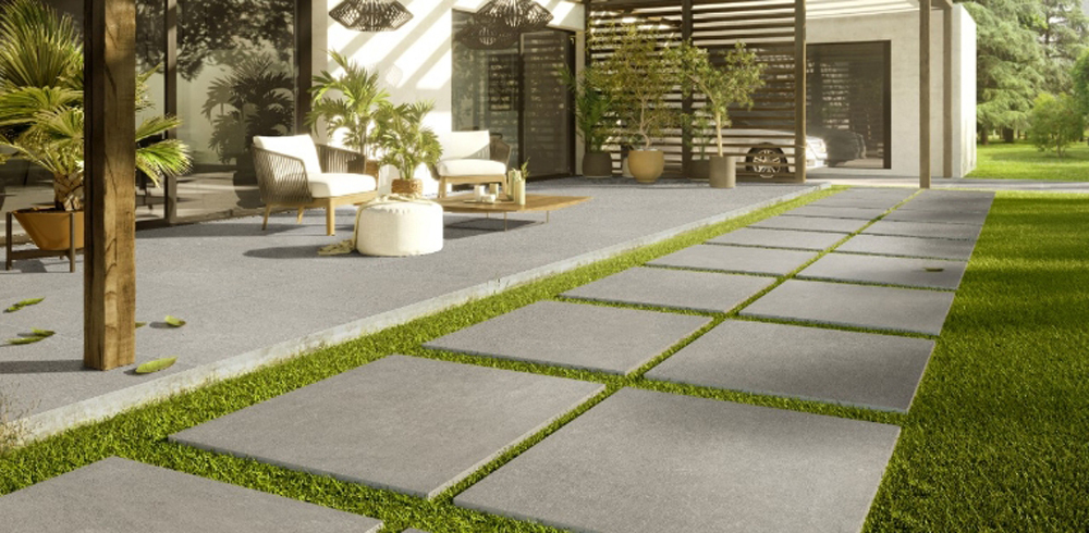 Outdoor Trends: Designing With MSI’S Arterra® Porcelain Pavers + Evergrass™ Artificial Turf