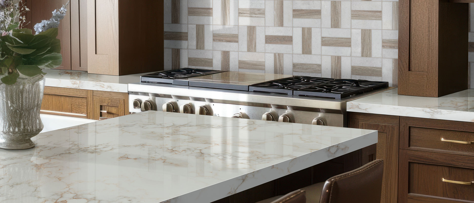 msi-calacatta-ciinela-quartz-kitchen-countertop