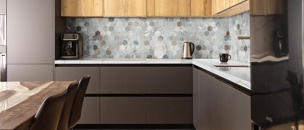 msi-calacatta-solessio-quartz-in-kitchen-countertop