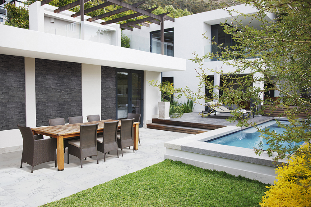 praia-carrara-white-hardscape