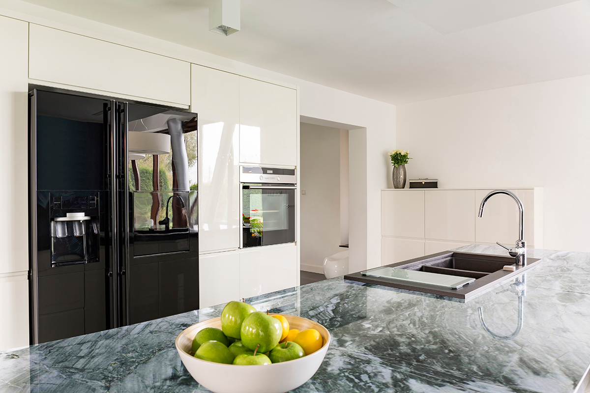 msi-acquatic-quartzite-kitchen-countertop-in-white-kitchen