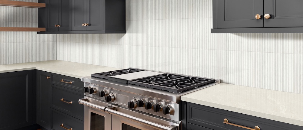 msi-aurataj-quartz-countertop-with-backsplash-in-kitchen