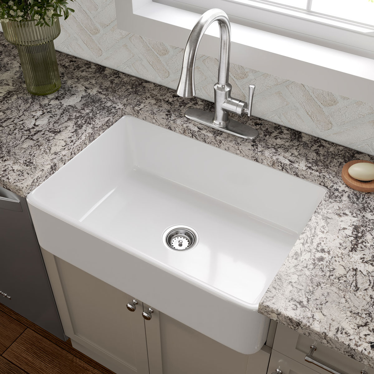 fireclay-farmhouse-single-bowl-sink-with-quartz-kitchen-countertop