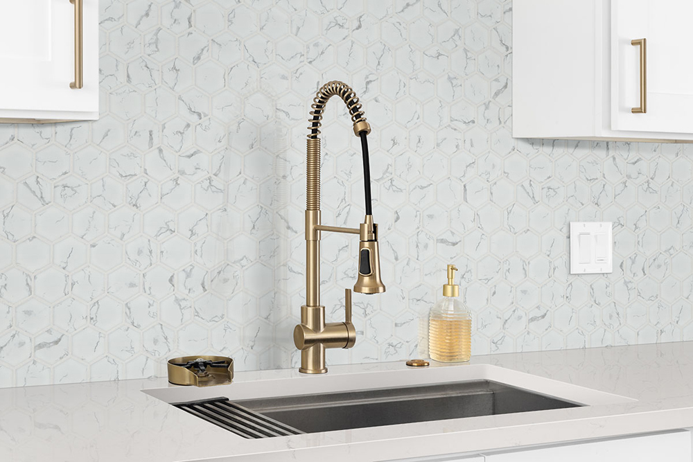 carrara-matte-2-inch-hexagon-on-wall