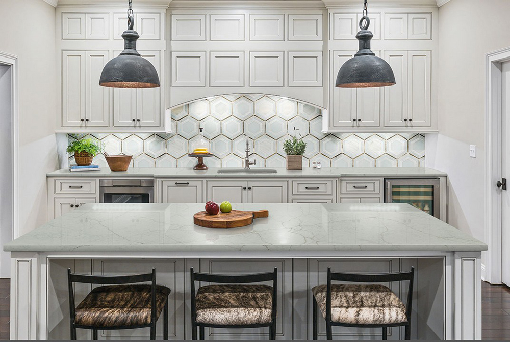 medici-gold-pattern-stone-metal-blend-