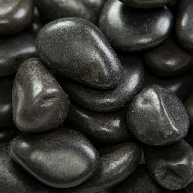 Black Polished Pebbles Edge
