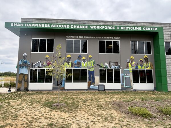 img21972600x450032026