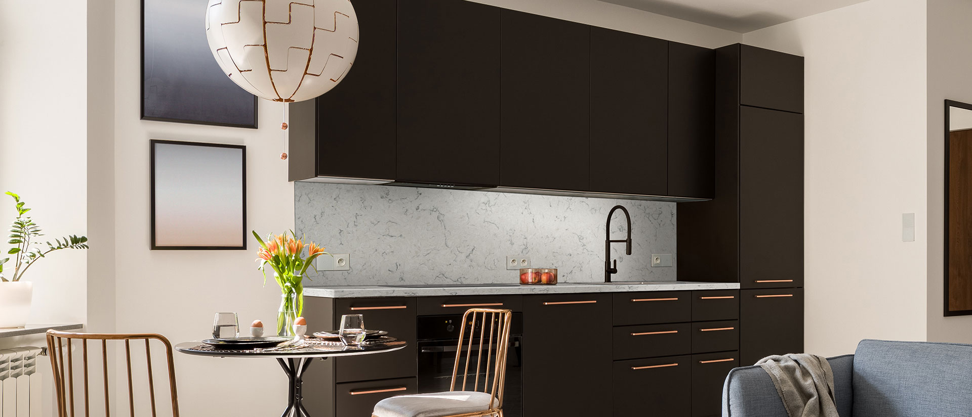 Carrara Mist Quartz countertop in a sleek and elegant kitchen