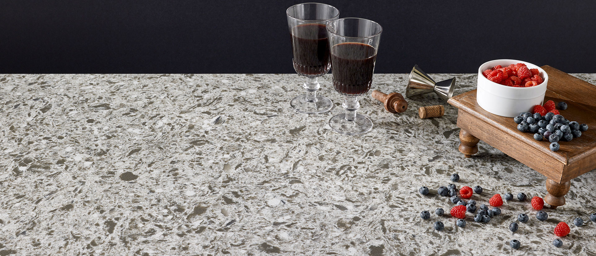 Cascade White Quartz Vignette