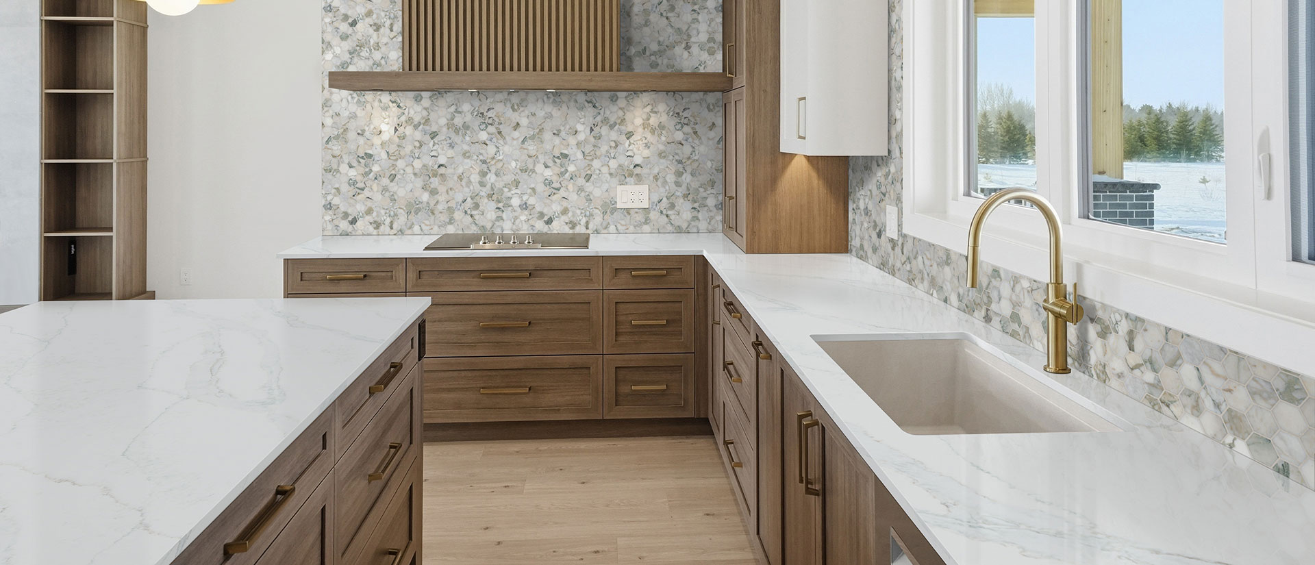 q-premium-natural-quartz-countertops-calacatta-vernello-kitchen-1701-alt-02.jpg