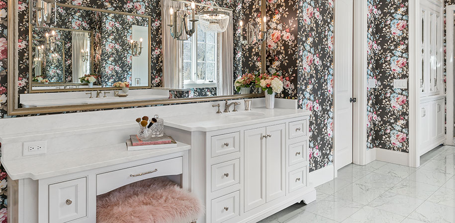 Carrara Miksa Quartz Countertop in Bathroom Sink