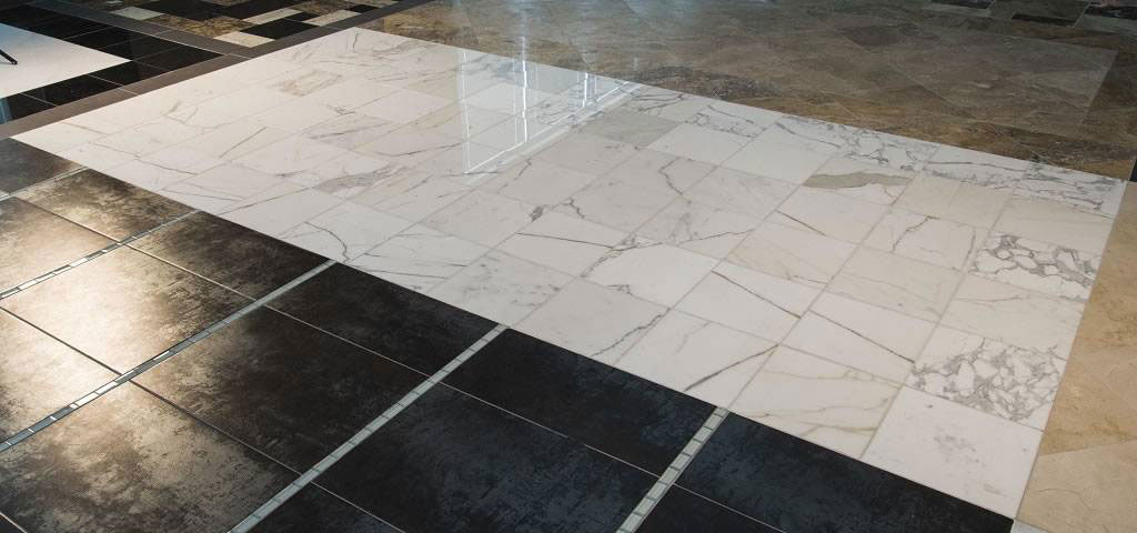 Calacatta Gold Marble tile in Living Room